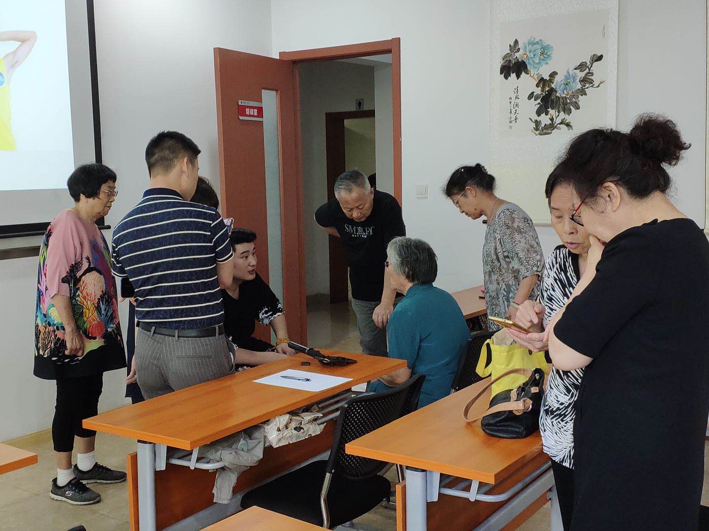 上海体适能走进佰瑞福，举办科学健身体验营，为煺休科技工作者普及国职健身知识
